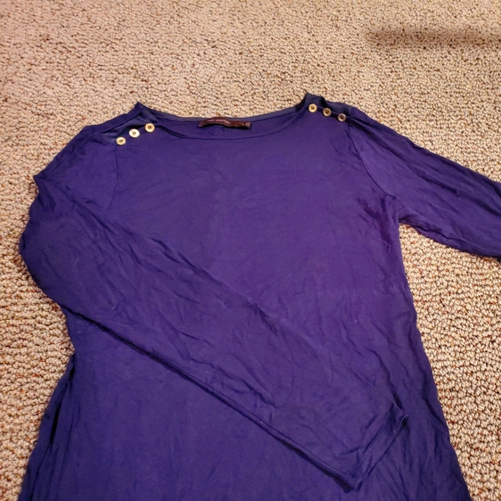 Long sleeve blue top
